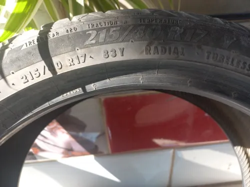 Pneus voiture bon état