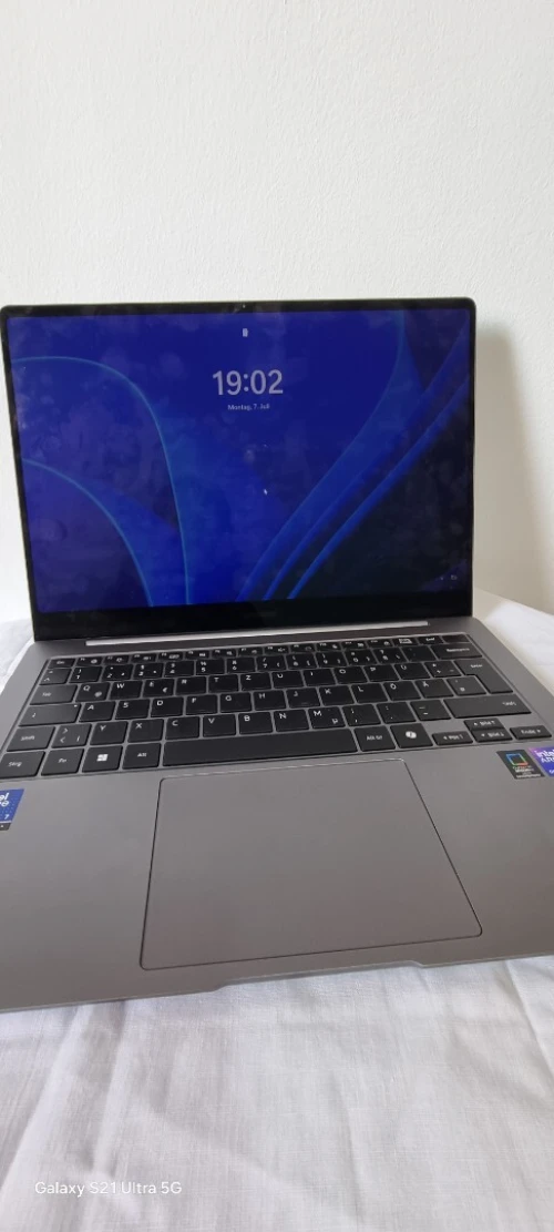 Samsung book 4 ultra 7