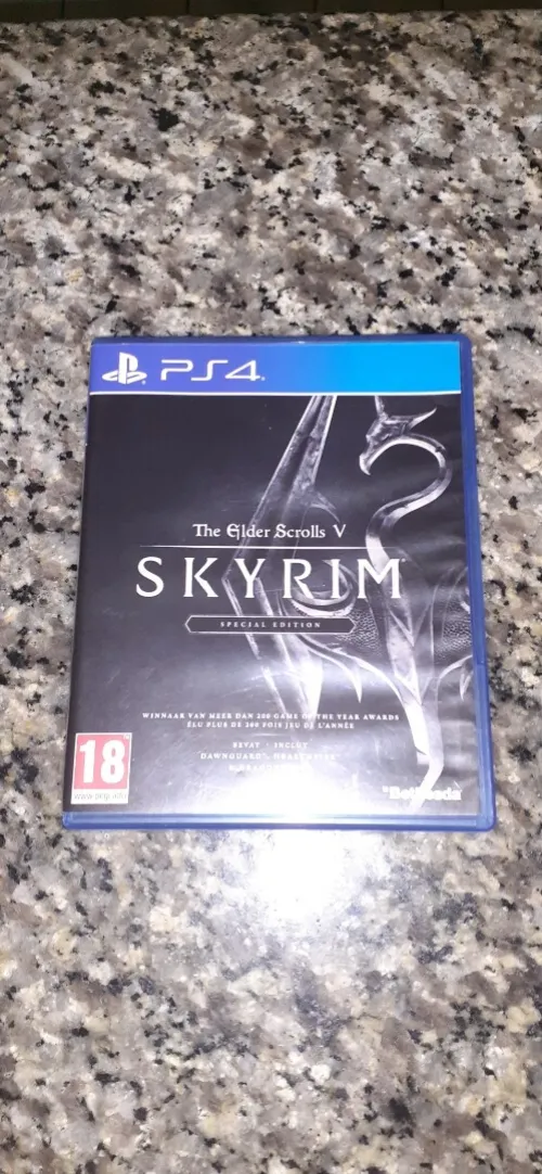 Playstation 4 CD : Skyrim special edition