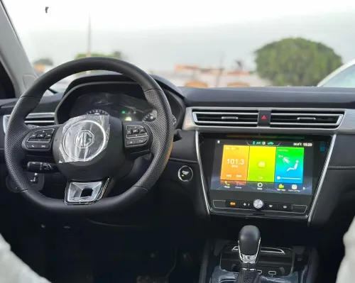 MG MG5 2023 Latoute