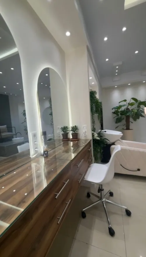 Un lot complet de matériel de coiffure