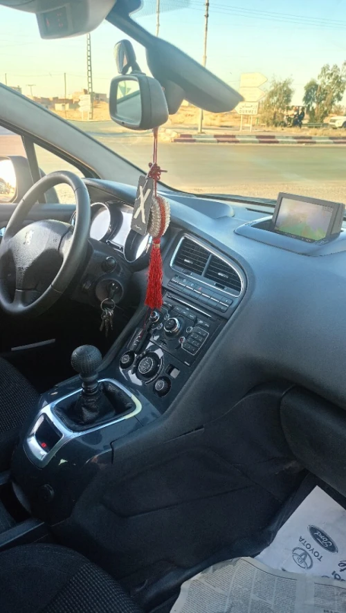 Peugeot 5008 2011 Allure