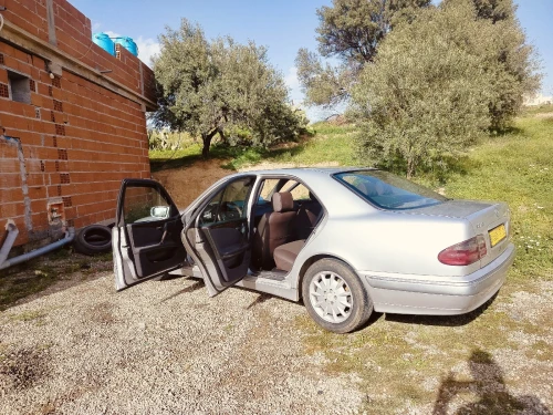 Mercedes Classe E 2001 E270