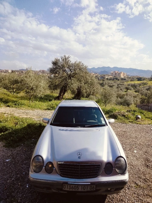 Mercedes Classe E 2001 E270