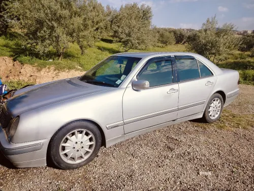 Mercedes Classe E 2001 E270