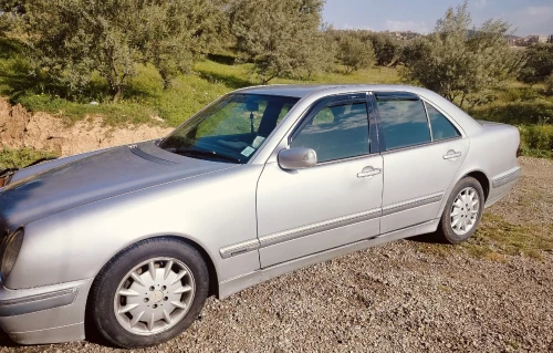 Mercedes Classe E 2001 E270