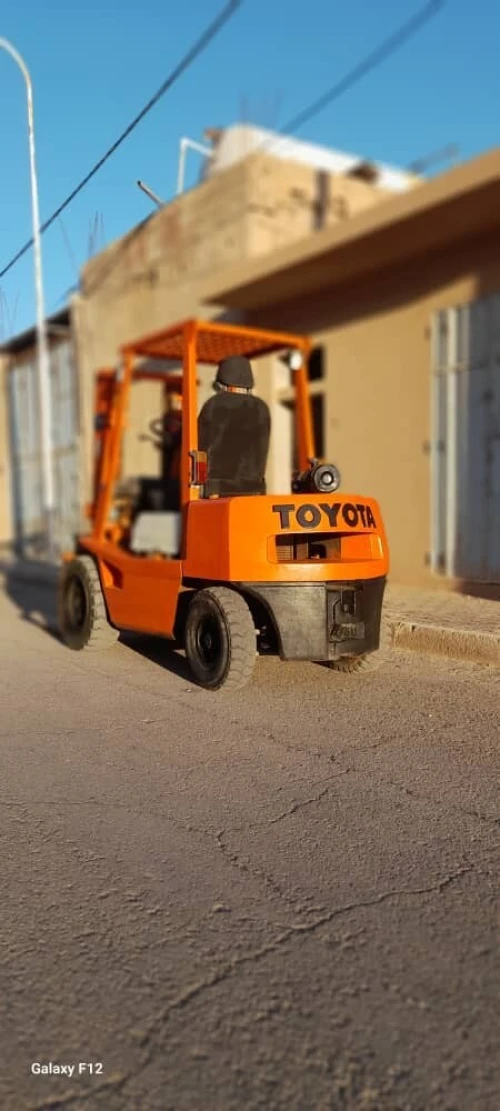 Toyota 3 TONNES 1990