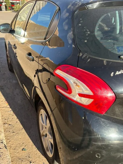 Peugeot 208 2015 208