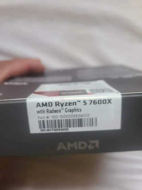 AMD Ryzen 5 7600X