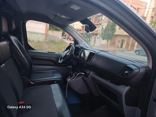 Peugeot Expert 2021 