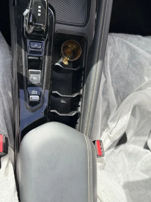 Geely Coolray 2025 