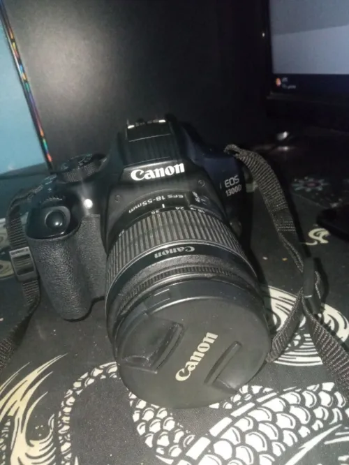 camera canon 1300d