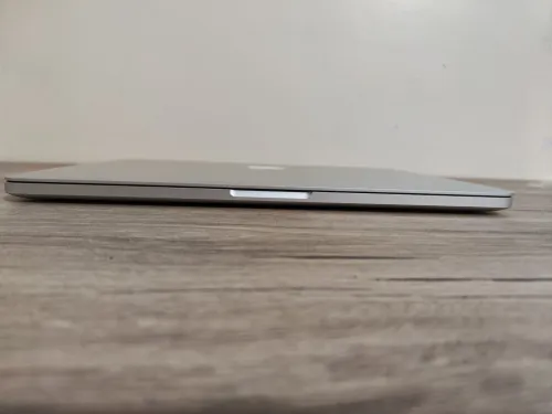 MacBook pro early 2015 (RETINA , 13.3*POUCES , I5 , 8/256 , INTEL IRIS ) 