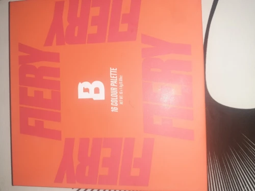 beauty bay fiery 16 colour palette
