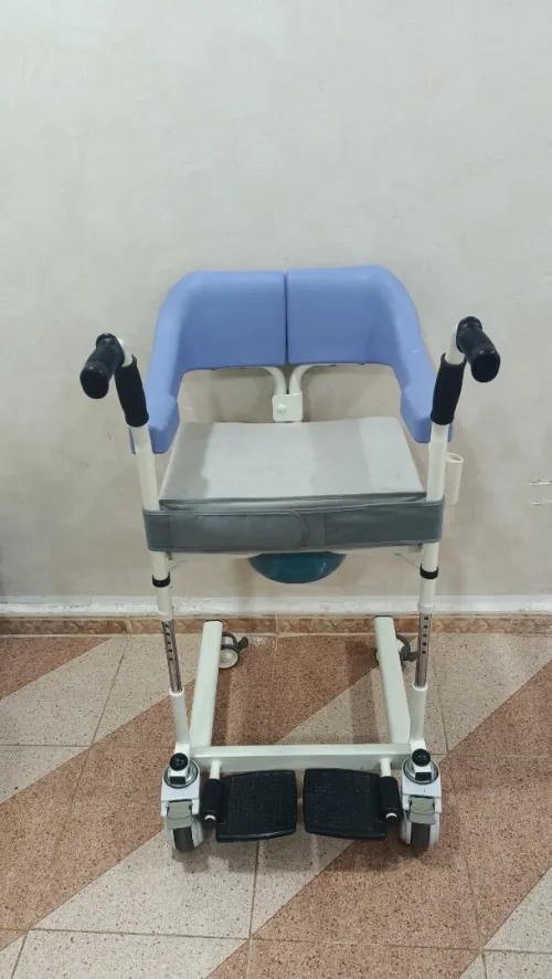 Fauteuil WC douche et transfert Moovy 