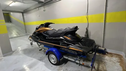 Jet-ski