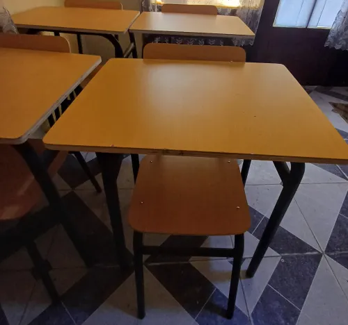 Mini table et sa chaise
