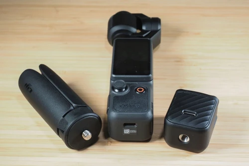DJI Osmo Pocket 4 Creator Combo