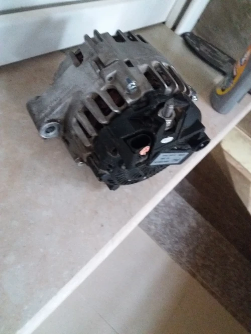 Vends Alternateur ford fiesta + Roue de secours pour Ford fiesta