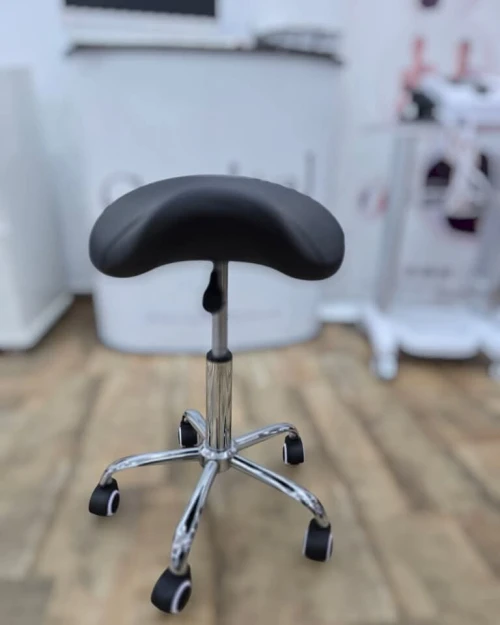 Tabouret forme selle de cheval 