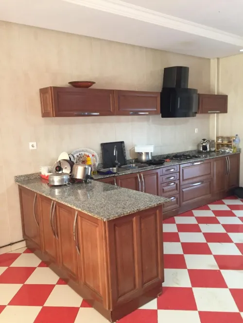 Location Appartement Niveau de villa F8 Oran Oran