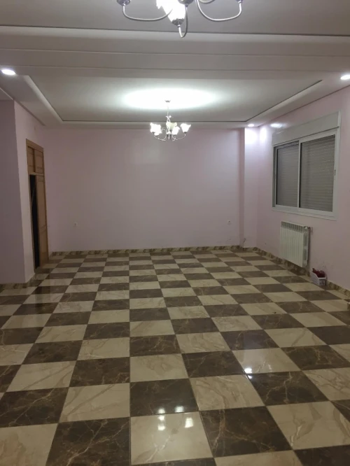Location Appartement Niveau de villa F8 Oran Oran