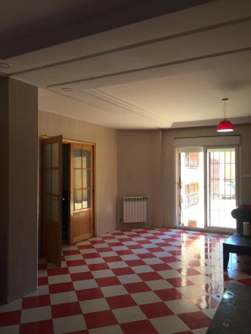 Location Appartement Niveau de villa F8 Oran Oran