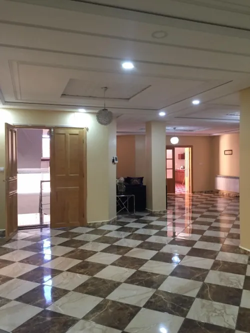 Location Appartement Niveau de villa F8 Oran Oran
