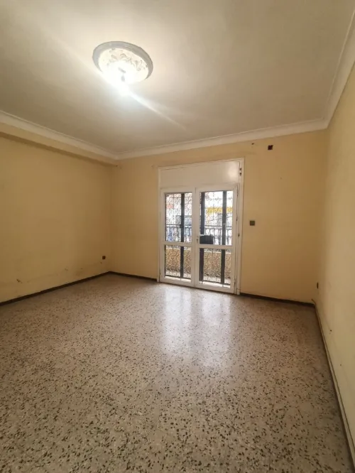 Location Appartement Niveau de villa F8 Oran Oran