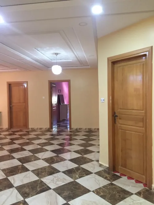 Location Appartement Niveau de villa F8 Oran Oran