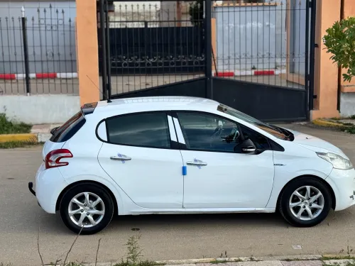 Peugeot 208 2015 208