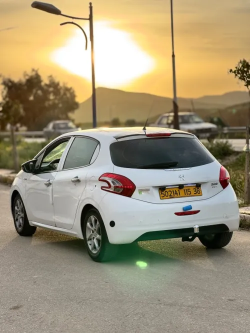 Peugeot 208 2015 208