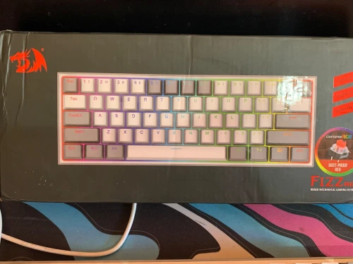Pack ulta gaming et bureautinque  écran clavier souris tapis 