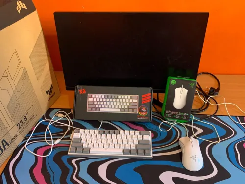 Pack ulta gaming et bureautinque  écran clavier souris tapis 