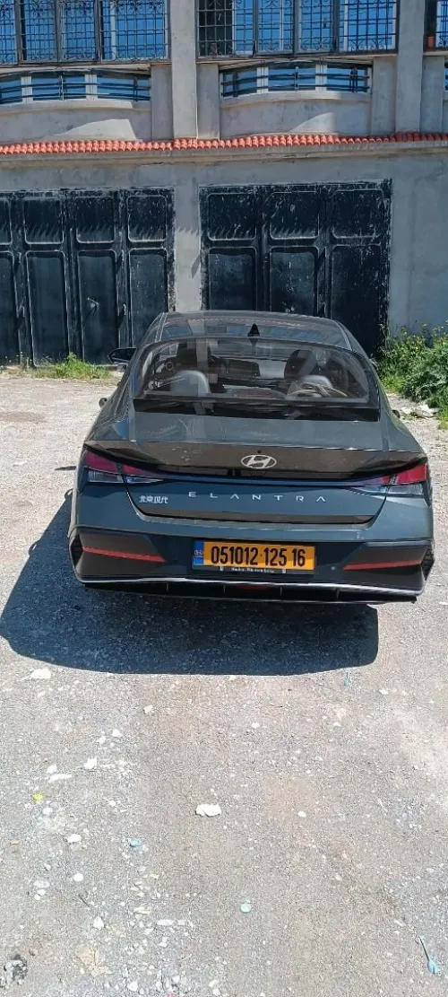 Hyundai Elantra 2025 Luxury
