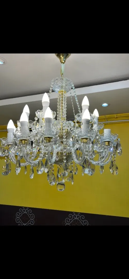 Des lustre en cristal importation République tchèque 