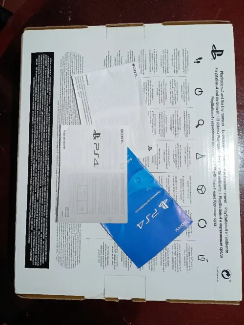 Ps 4 slim 1 tr modèle 2216B Version 13.02 avec La boîte et 2 manette Original et Copie  Avec tout les câbles bien sûr Original  Câbles de chargement  Câbles de hdm Câbles d'alimentation