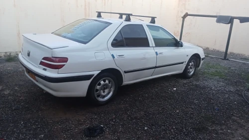 بيجو سيارة سياحية 2003 