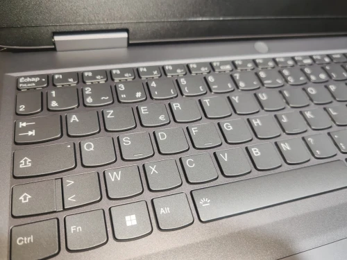 Lenovo loq 15aph8 .. 15.6p /144Hz  Ryzen 7 8845Hs 16 gb 01to ssd.. Rtx 4060 08gb.  257000