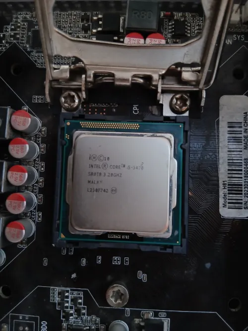 Combo carte mère et i5 3470+12gb ram +disc 500gb gratuit
