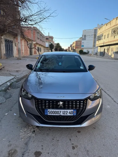 Peugeot 208 2022 New Silver Line