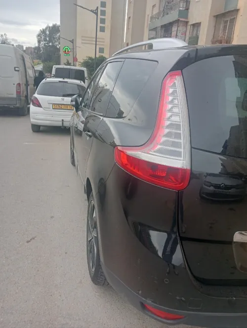 Renault Scenic 2016 Bosse