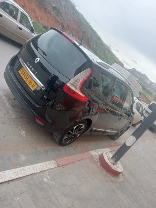 Renault Scenic 2016 Bosse