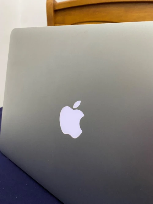 MacBook Air (13-inch, 2017)
