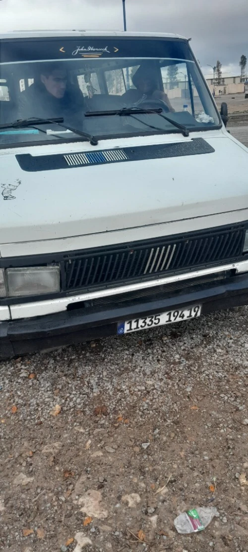 Peugeot J5 1994 قديمة