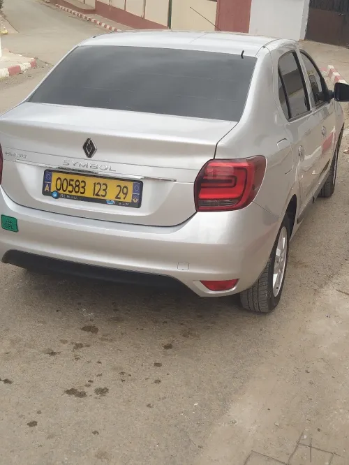 Renault Symbol 2023 Romanya