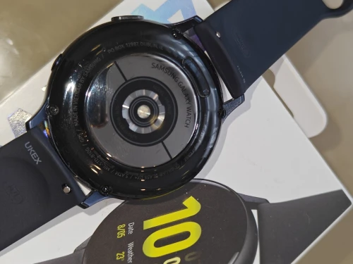 Samsung Galaxy Watch active 2 en très bon etat
