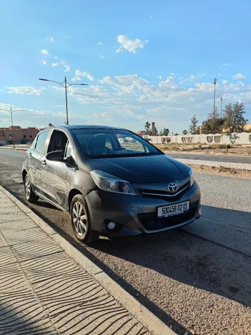 Toyota Yaris 2012 