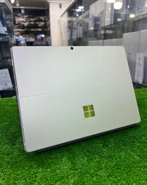 SURFACE PRO 8