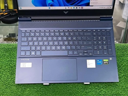 HP VICTUS 16